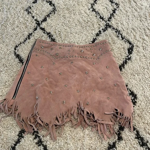 UNDERSTATED LEATHER PARIS TEXAS SKIRT IN LILAC - Picture 7 of 12